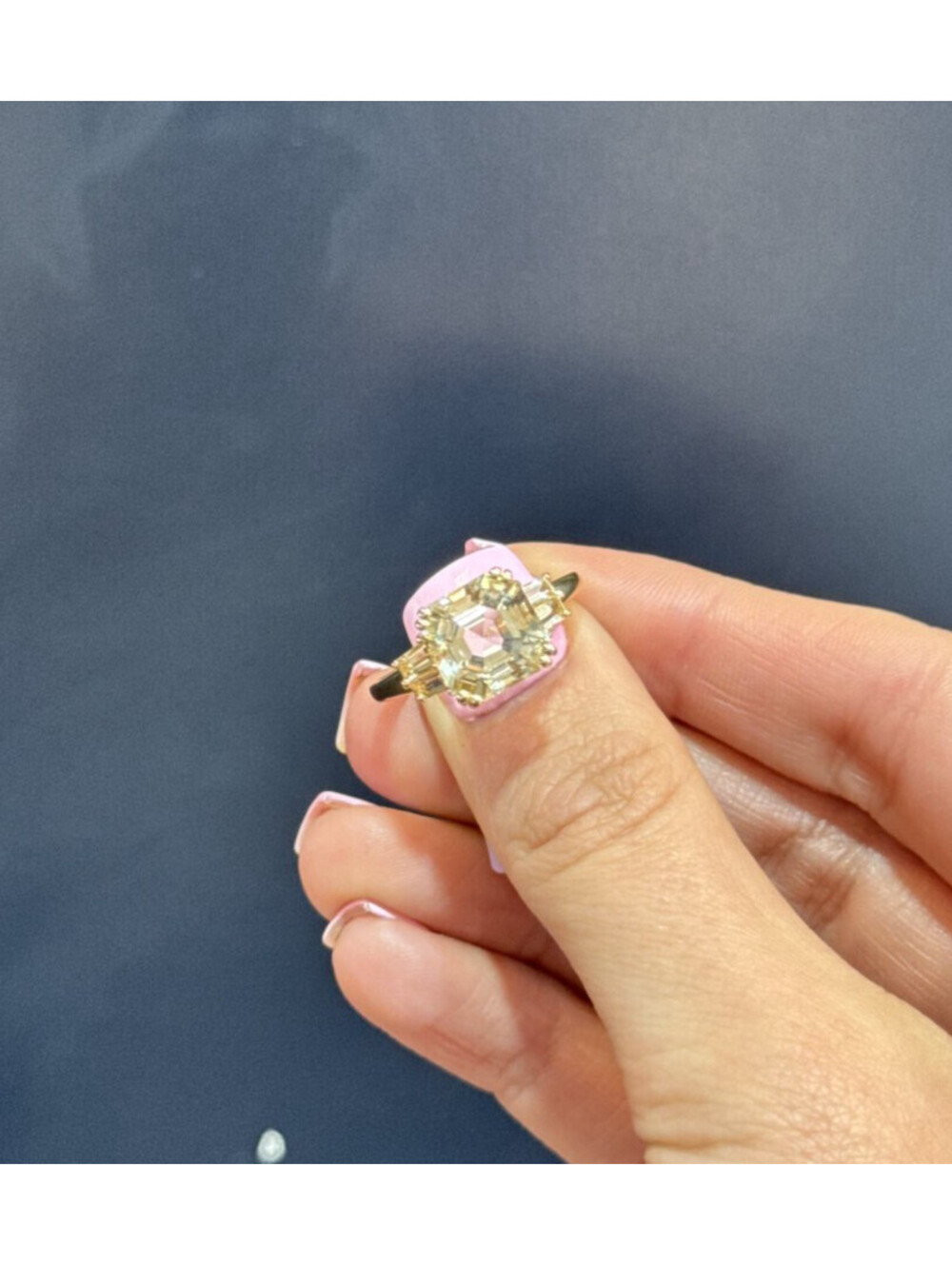 14K YELLOW GOLD RING - Picture 4 of 7